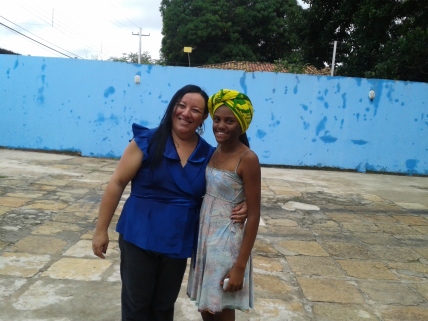Professora Márcia Bonfim e Juliana Martins, estudante do 2º ano médio.